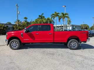 Ford F-250 Super Duty 2019 4x4 King Ranch 4dr Crew Cab 6.8 ft. SB Pickup