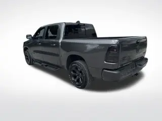 Ram 1500 2023 4x4 Big Horn 4dr Crew Cab con cabina de 5.6 pies de largo Pickup