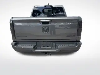 Ram 1500 2023 4x4 Big Horn 4dr Crew Cab con cabina de 5.6 pies de largo Pickup