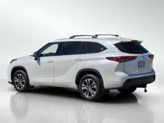 Toyota Highlander 2021 XLE 4 SUV