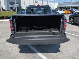 Nissan Frontier 2022 4x2 S, cabina King de 4 puertas, cama de 6.1 pies