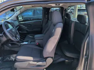 Nissan Frontier 2022 4x2 S, cabina King de 4 puertas, cama de 6.1 pies