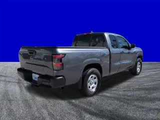 Nissan Frontier 2022 4x2 S, cabina King de 4 puertas, cama de 6.1 pies