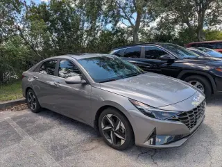 Hyundai ELANTRA 2023 Limited Sedán 4 puertas