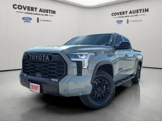Toyota Tundra 2022 4x4 SR5 4 puertas CrewMax Cab Camioneta SB