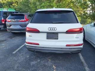 Audi Q7 2022 AWD quattro Premium Plus 55 TFSI SUV 4 puertas