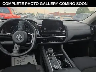 Nissan Pathfinder 2025 AWD SV SUV de 4 puertas