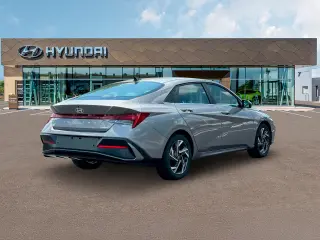 Hyundai ELANTRA 2025 Limited Sedán de 4 puertas
