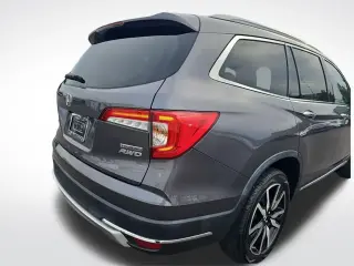 Honda Pilot 2021 AWD Touring SUV de 4 puertas con asientos tipo capitán en la segunda fila