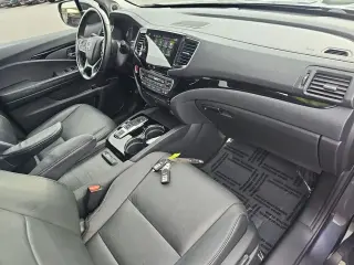 Honda Pilot 2021 AWD Touring SUV de 4 puertas con asientos tipo capitán en la segunda fila