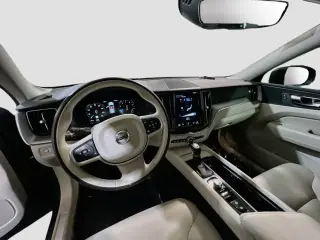 Volvo XC60 2018 AWD T5 Momentum SUV de 4 puertas