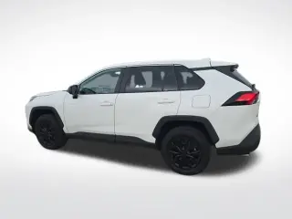 Toyota RAV4 2024 LE SUV de 4 puertas