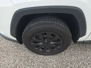 Toyota RAV4 2024 LE SUV de 4 puertas