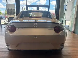 Mazda MX-5 Miata RF 2023 Club Descapotable 2 puertas