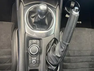 Mazda MX-5 Miata RF 2023 Club Descapotable 2 puertas