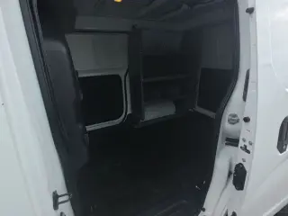 Nissan NV200 2021 SV Mini-Van de carga de 4 puertas