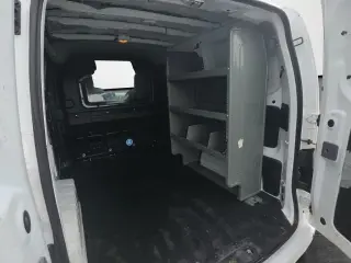 Nissan NV200 2021 SV Mini-Van de carga de 4 puertas