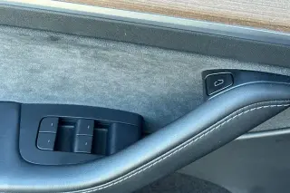 Tesla Model Y 2023 AWD Performance 4 puertas Crossover