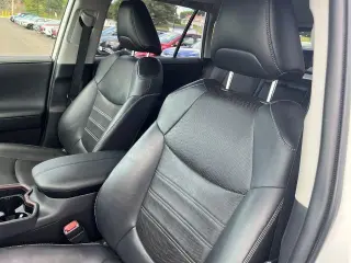 Toyota RAV4 2020 Limited 4dr SUV