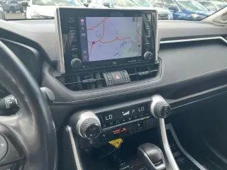 Toyota RAV4 2020 Limited 4dr SUV