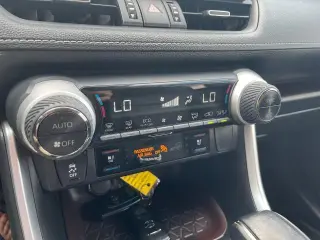 Toyota RAV4 2020 Limited 4dr SUV