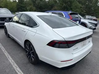 Honda Accord Hybrid 2025 Touring 4dr Sedán