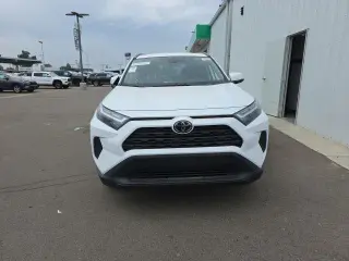 Toyota RAV4 Híbrido 2025 AWD XLE SUV de 4 puertas