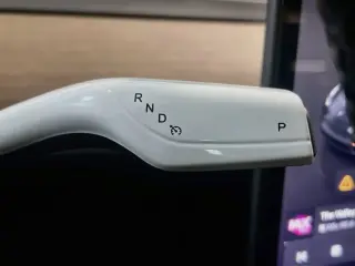 Tesla Model Y 2023 AWD Largo Alcance 4dr Crossover