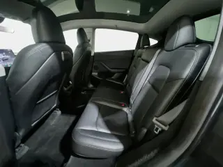 Tesla Model Y 2023 AWD Largo Alcance 4dr Crossover