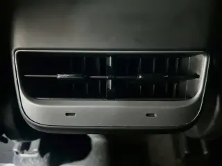 Tesla Model Y 2023 AWD Largo Alcance 4dr Crossover