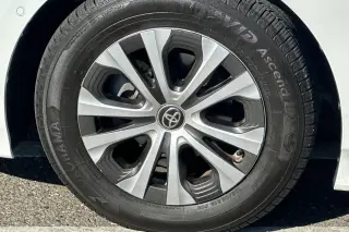Toyota Prius 2022 AWD XLE AWD-e 4dr Hatchback