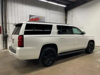 Chevrolet Suburban 2016 4x4 LT 4dr SUV
