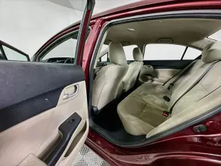 Honda Civic 2013 LX, sedán de 4 puertas, 5A