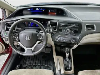 Honda Civic 2013 LX, sedán de 4 puertas, 5A
