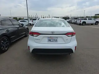 Toyota Corolla 2024 LE 4dr Sedán