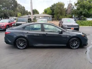 Toyota Camry 2025 SE 4dr Sedán
