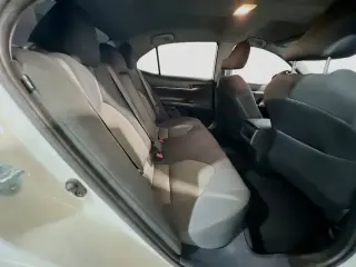 Toyota Camry 2024 LE 4dr Sedán
