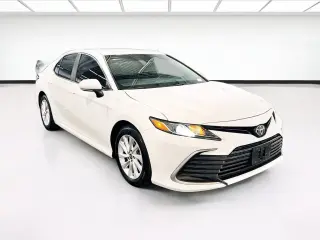 Toyota Camry 2024 LE 4dr Sedán