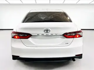 Toyota Camry 2024 LE 4dr Sedán