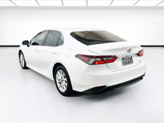 Toyota Camry 2024 LE 4dr Sedán