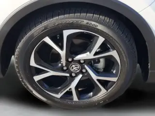 Toyota C-HR 2019 LE 4dr Crossover