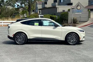 Ford Mustang Mach-E 2025 AWD Premium 4dr SUV