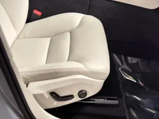 Volvo XC60 2024 AWD B5 Plus Dark Theme 4dr SUV
