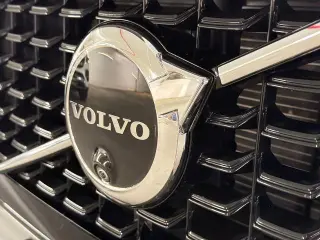 Volvo XC60 2024 AWD B5 Plus Dark Theme 4dr SUV