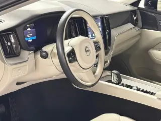 Volvo XC60 2024 AWD B5 Plus Dark Theme 4dr SUV