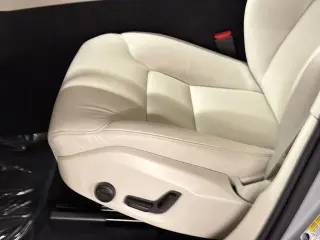 Volvo XC60 2024 AWD B5 Plus Dark Theme 4dr SUV