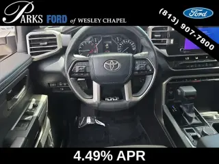 Toyota Tundra 2024 4x4 SR5 4dr CrewMax Cabina Camioneta SB