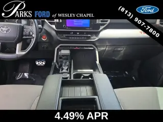 Toyota Tundra 2024 4x4 SR5 4dr CrewMax Cabina Camioneta SB