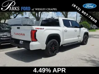 Toyota Tundra 2024 4x4 SR5 4dr CrewMax Cabina Camioneta SB