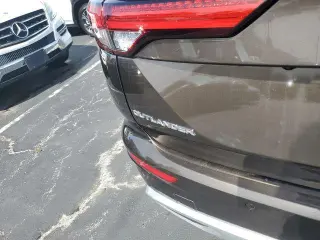Mitsubishi Outlander 2022 SEL 4dr SUV